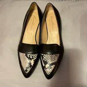 NWOB Gorgeous Black Avellini Flats Size 8.5